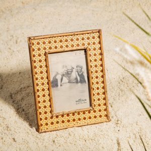 Rattan picture frame